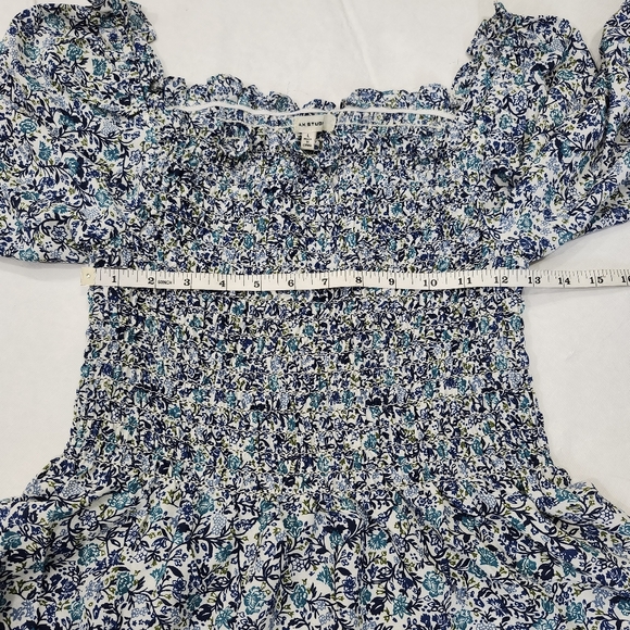 🌿Max studio size large smocked floral off shoulder - Picture 5 of 8